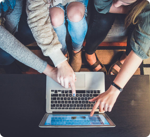 working in collaboration in one laptop